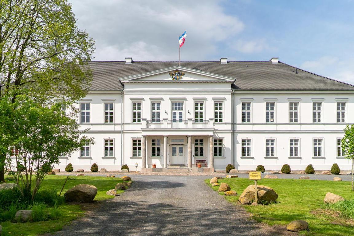 Gutshaus Gross Helle Apartment Mölln Екстериор снимка